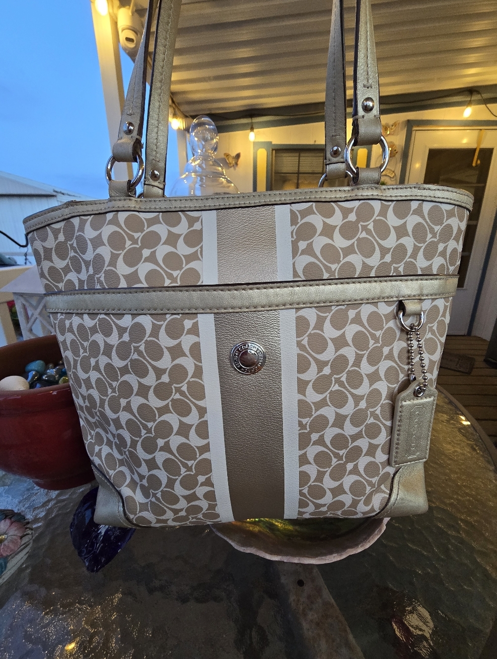 Coach Chelsea Shoulder Bag & Tote Beige and Gold+Beige Signature Tote Heritage